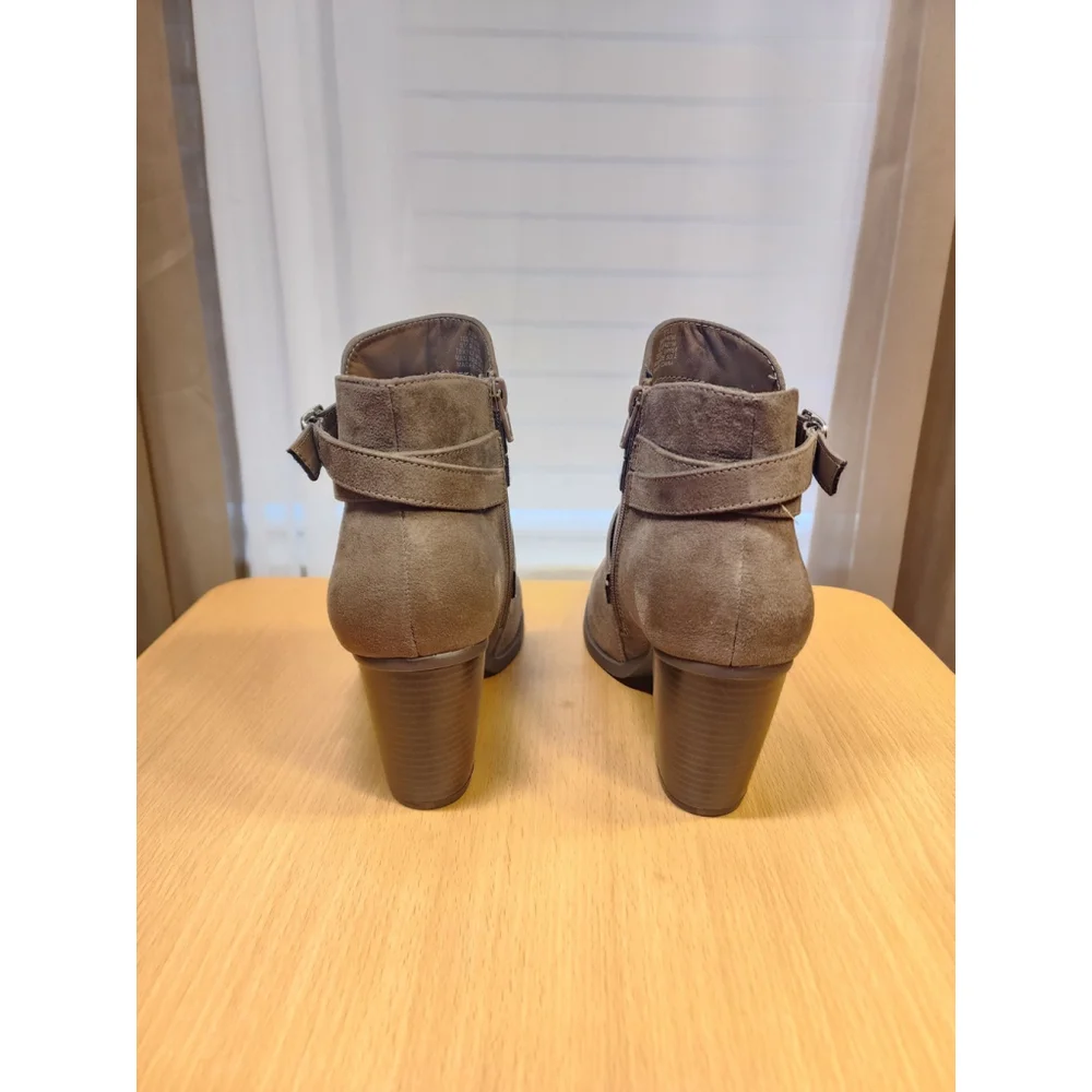 Style & Co Buckle Criss Cross Strap Boots Booties SZ 9 M Grey Gray Dark Taupe